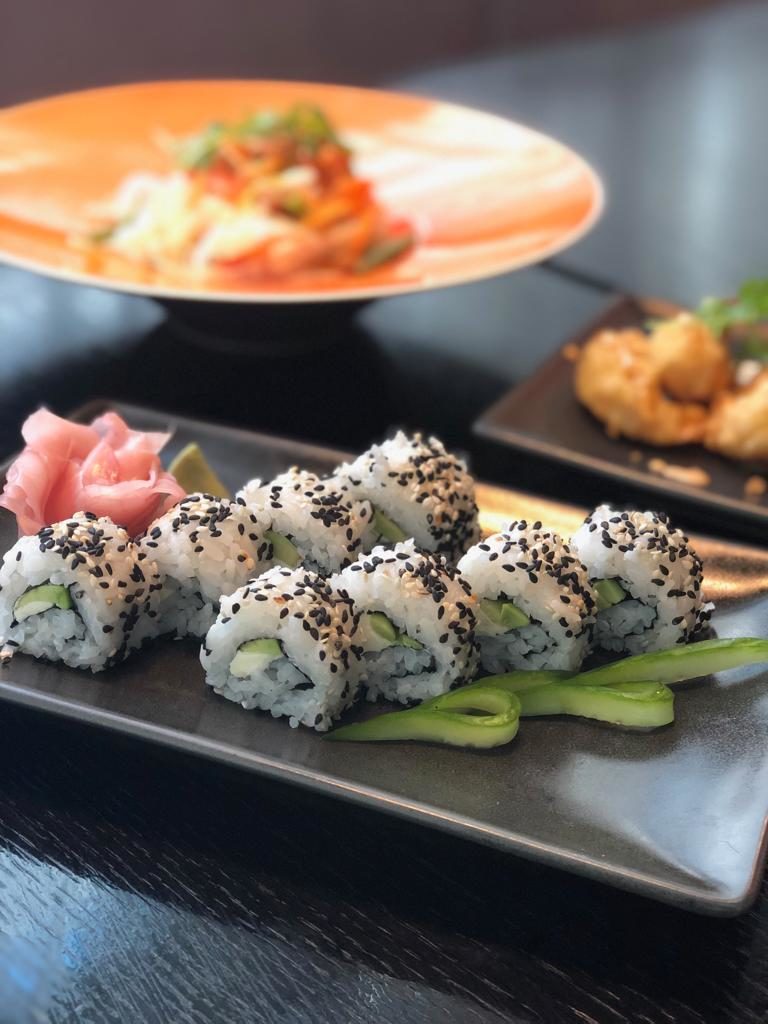 Sushi, avocado sushi, avocado